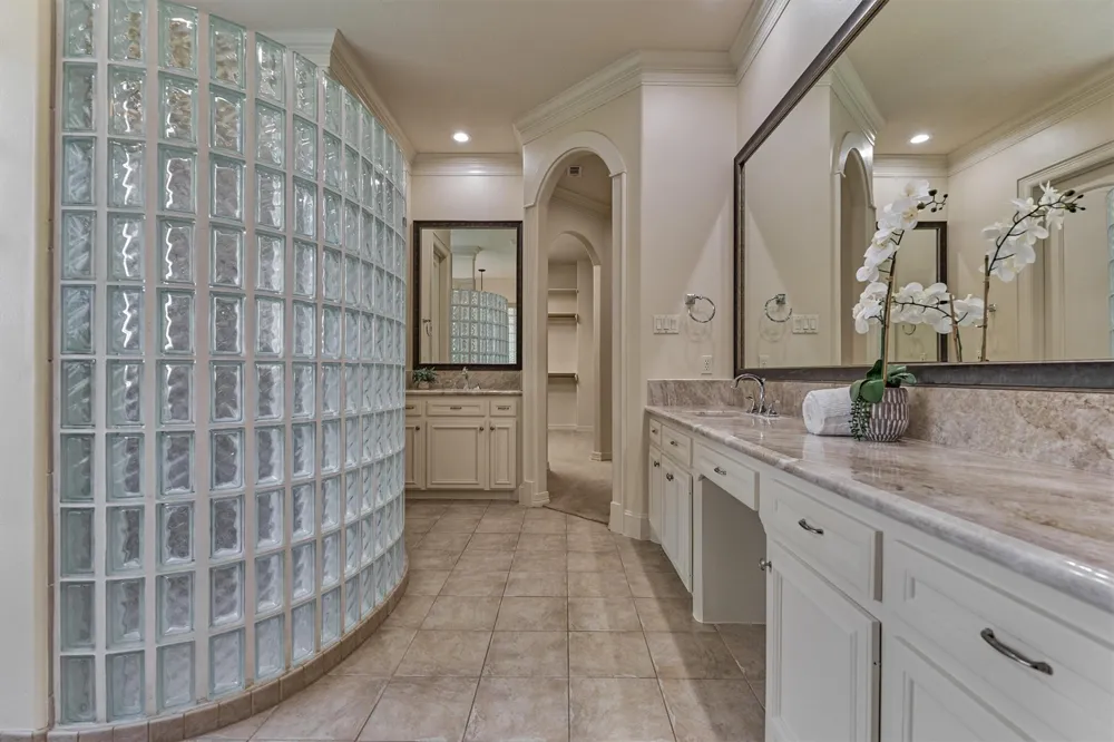 94 E Bracebridge Circle The Woodlands, TX 77382