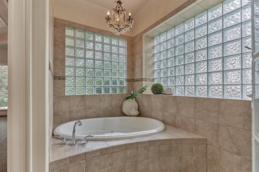 94 E Bracebridge Circle The Woodlands, TX 77382