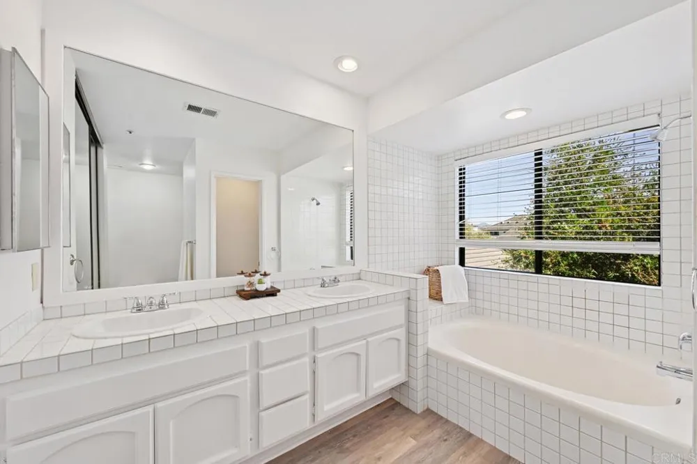 1762 Spyglass Circle Vista, CA 92081