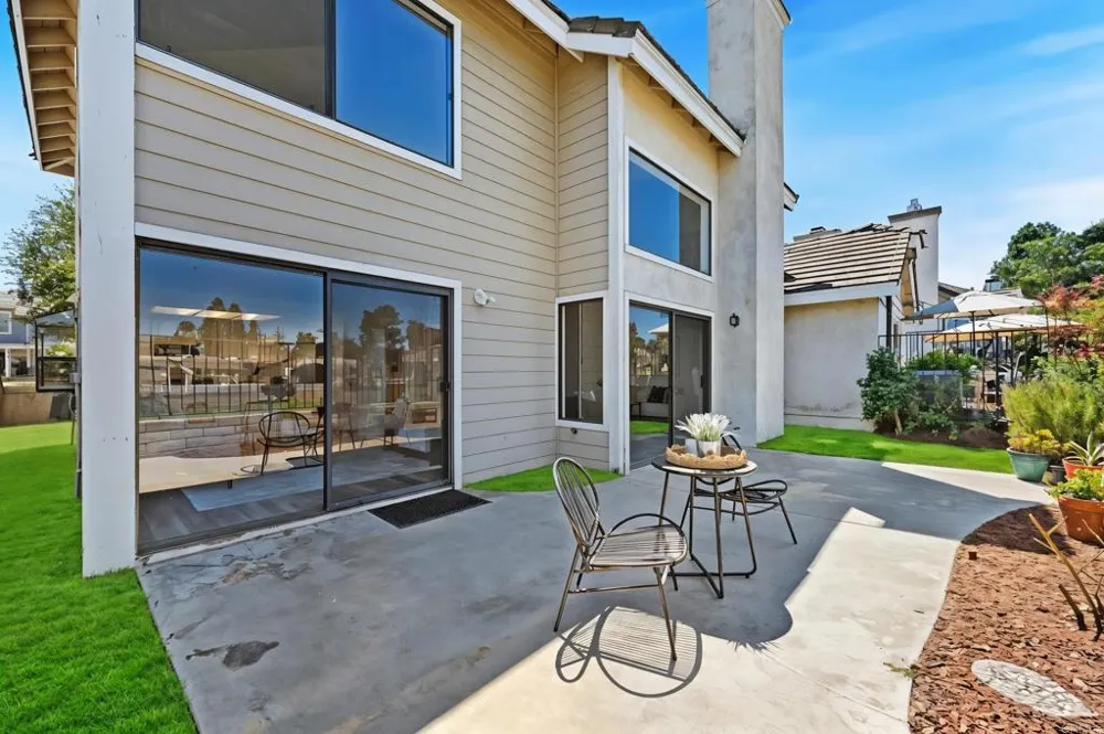 1762 Spyglass Circle Vista, CA 92081