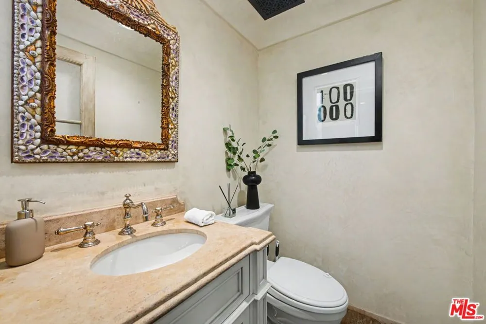 2408 34th Street #4 Santa Monica, CA 90405