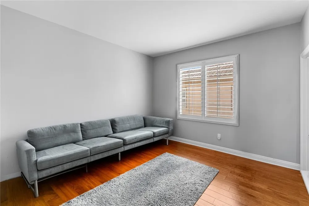 1009 Newhall Brea, CA 92821