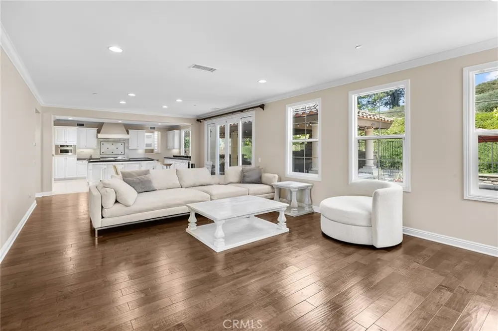 1009 Newhall Brea, CA 92821