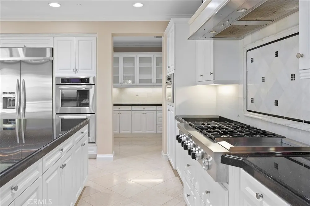 1009 Newhall Brea, CA 92821