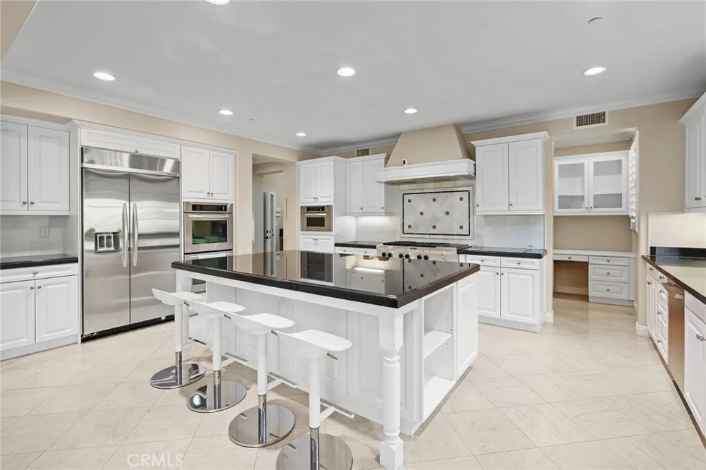 1009 Newhall Brea, CA 92821