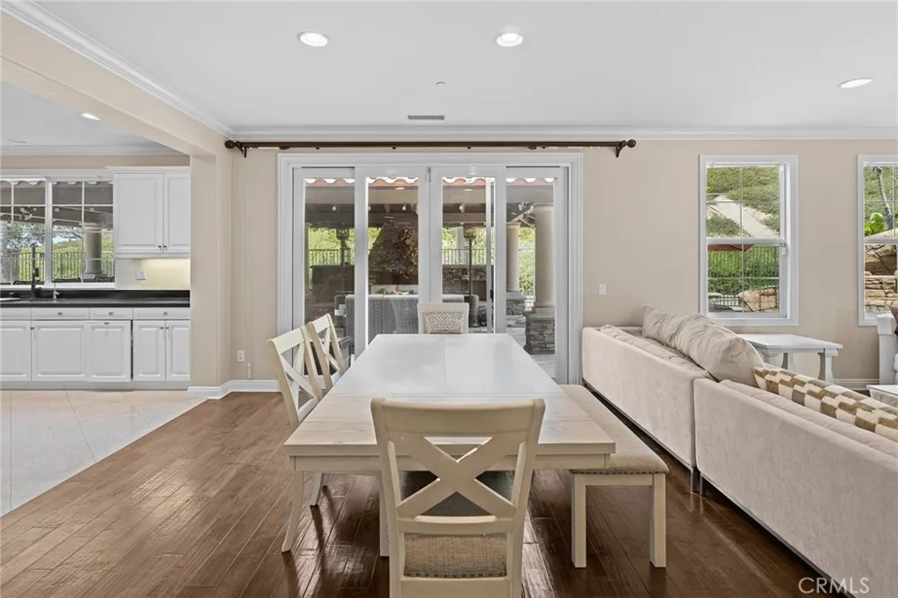 1009 Newhall Brea, CA 92821