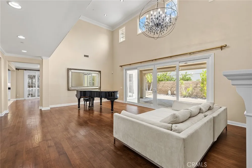 1009 Newhall Brea, CA 92821