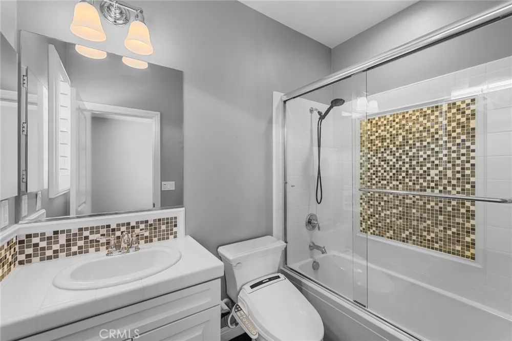 1009 Newhall Brea, CA 92821
