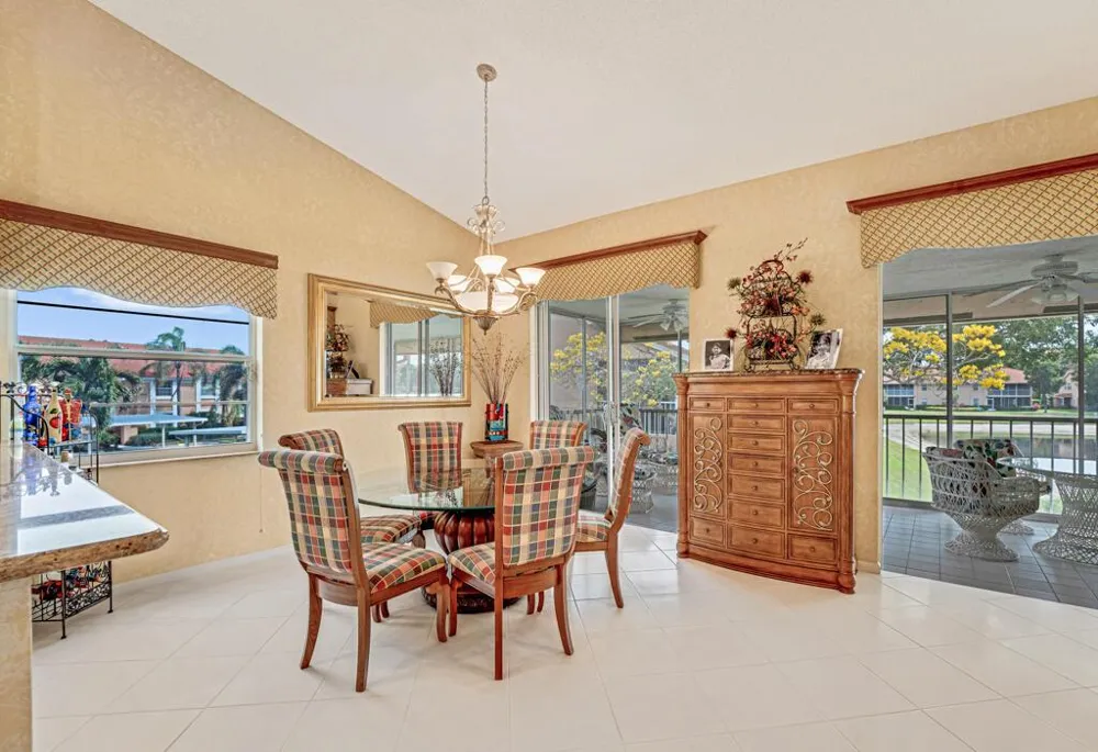 9805 Shadybrook 201 Drive #201 Boynton Beach, FL 33437