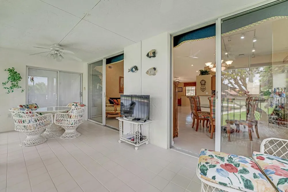 9805 Shadybrook 201 Drive #201 Boynton Beach, FL 33437