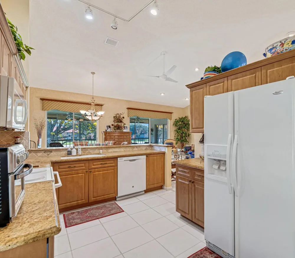 9805 Shadybrook 201 Drive #201 Boynton Beach, FL 33437
