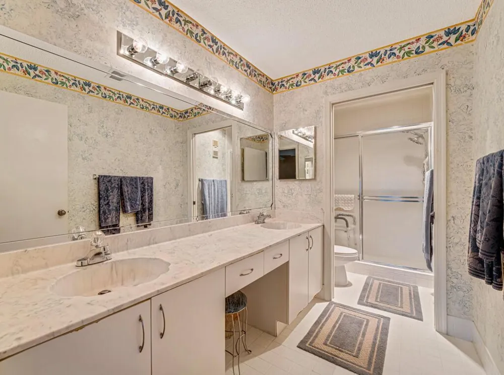 9805 Shadybrook 201 Drive #201 Boynton Beach, FL 33437