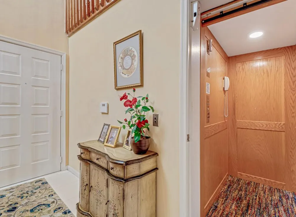 9805 Shadybrook 201 Drive #201 Boynton Beach, FL 33437