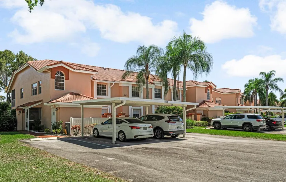 9805 Shadybrook 201 Drive #201 Boynton Beach, FL 33437