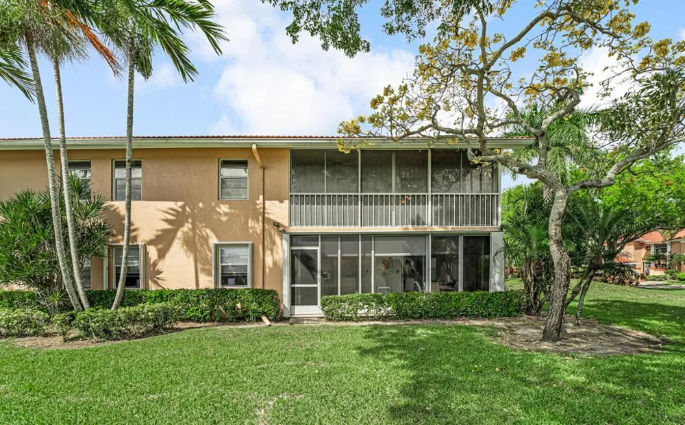 9805 Shadybrook 201 Drive #201 Boynton Beach, FL 33437