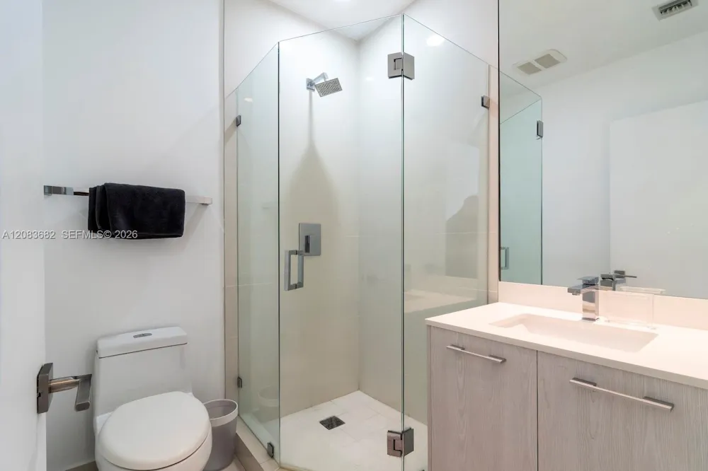 55 SW 9th St #4206 Miami, FL 33130