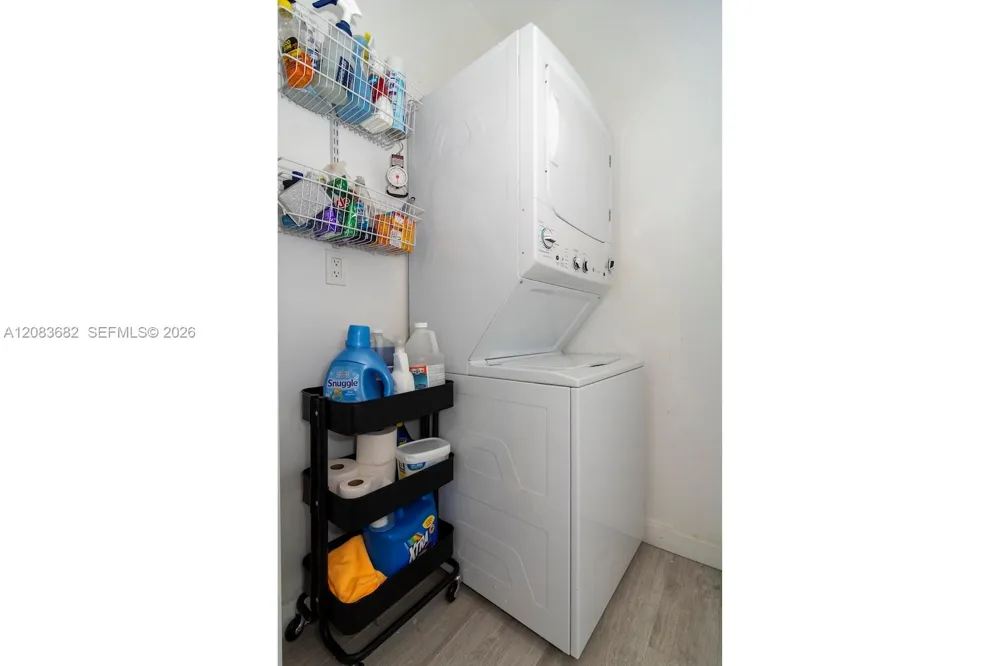 55 SW 9th St #4206 Miami, FL 33130