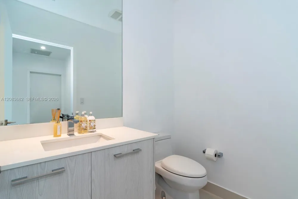 55 SW 9th St #4206 Miami, FL 33130