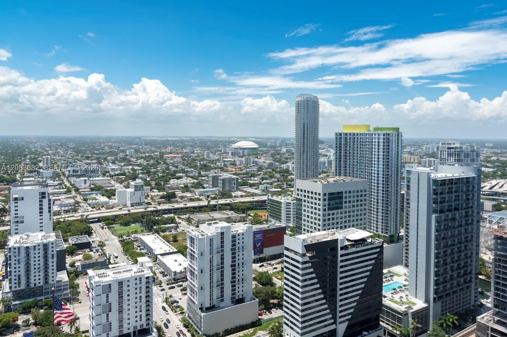 55 SW 9th St #4206 Miami, FL 33130