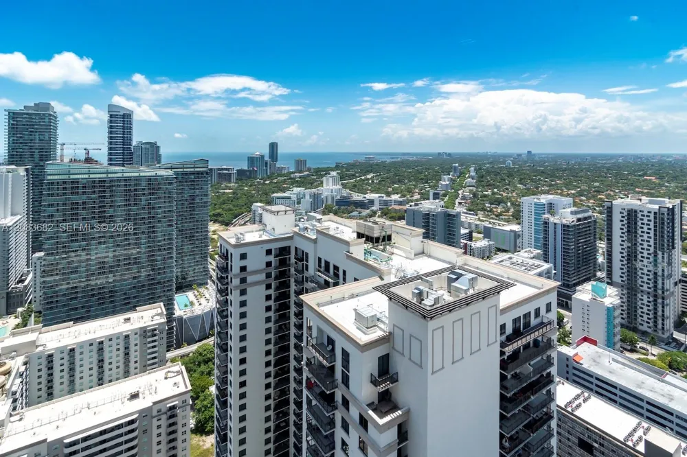 55 SW 9th St #4206 Miami, FL 33130