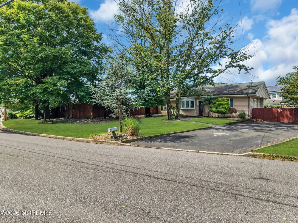294 Delaware Drive Brick, NJ 08723