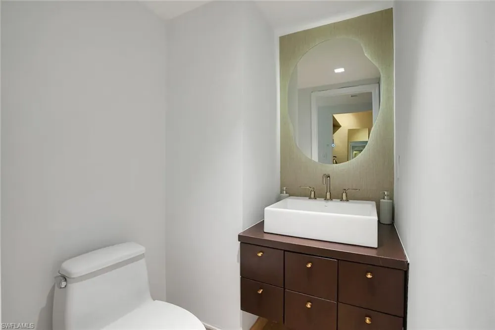 155 Ocean Lane Drive #103 Key Biscayne, FL 33149