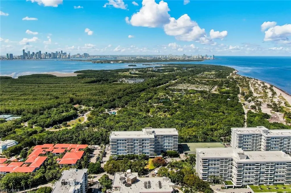 155 Ocean Lane Drive #103 Key Biscayne, FL 33149