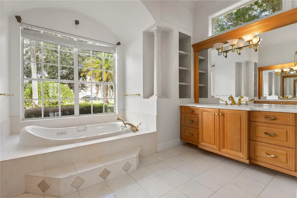 2113 WATER KEY DRIVE Windermere, FL 34786