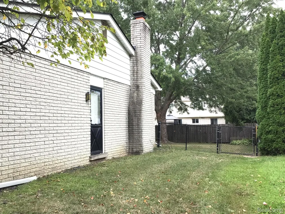 39632 Chaffer Street Clinton Charter Township, MI 48038