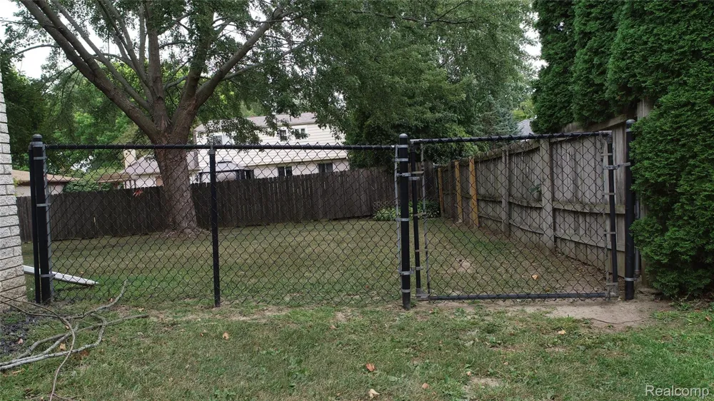 39632 Chaffer Street Clinton Charter Township, MI 48038