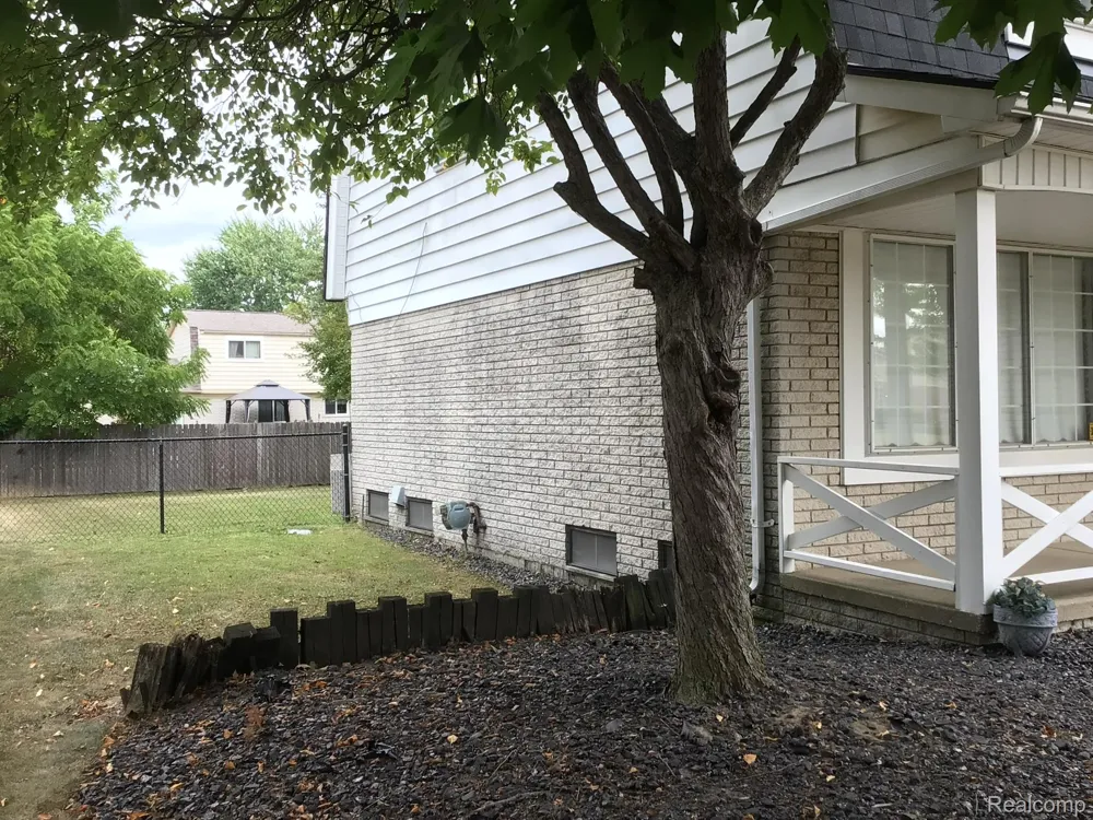 39632 Chaffer Street Clinton Charter Township, MI 48038