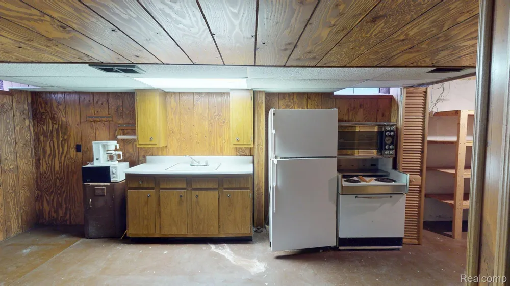 39632 Chaffer Street Clinton Charter Township, MI 48038