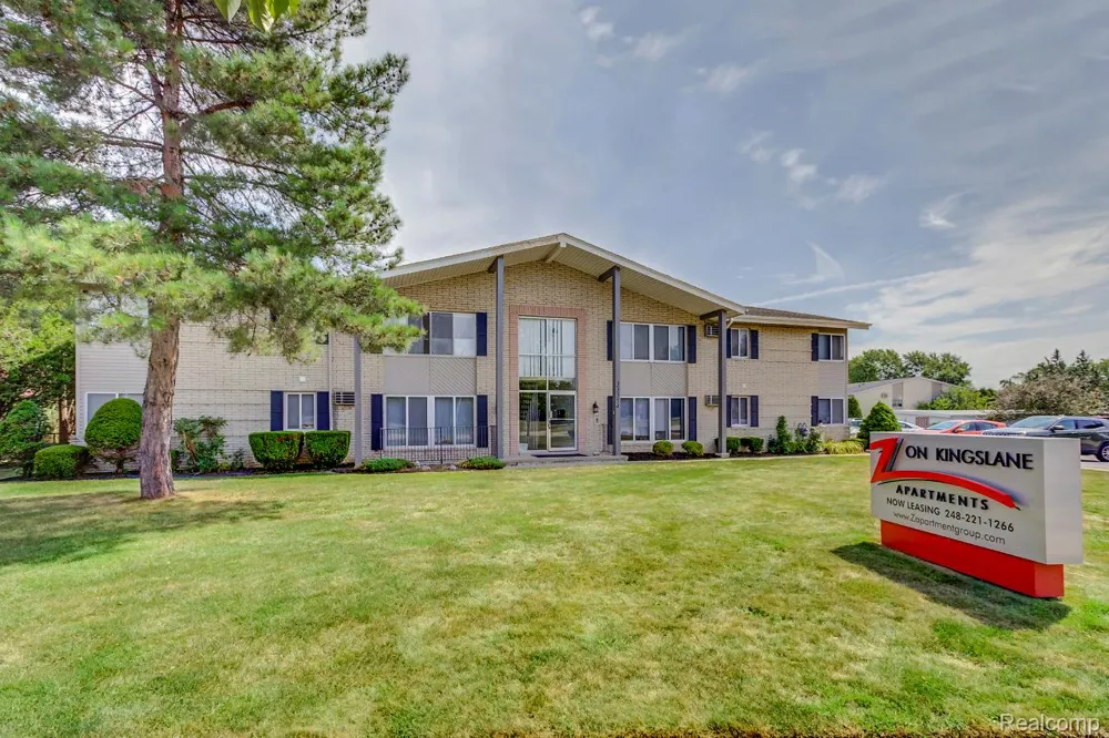 33354 Kingslane #8 Farmington City, MI 48336
