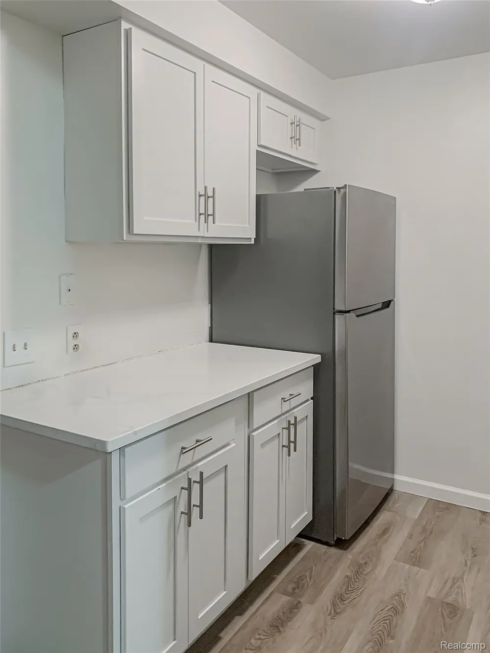 33354 Kingslane #8 Farmington City, MI 48336