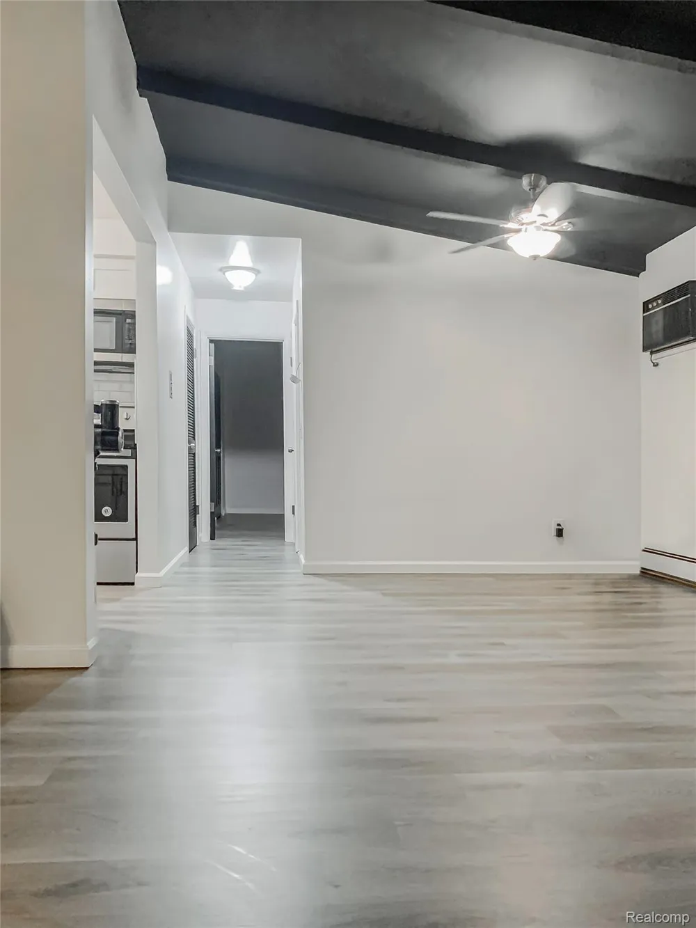 33354 Kingslane #8 Farmington City, MI 48336