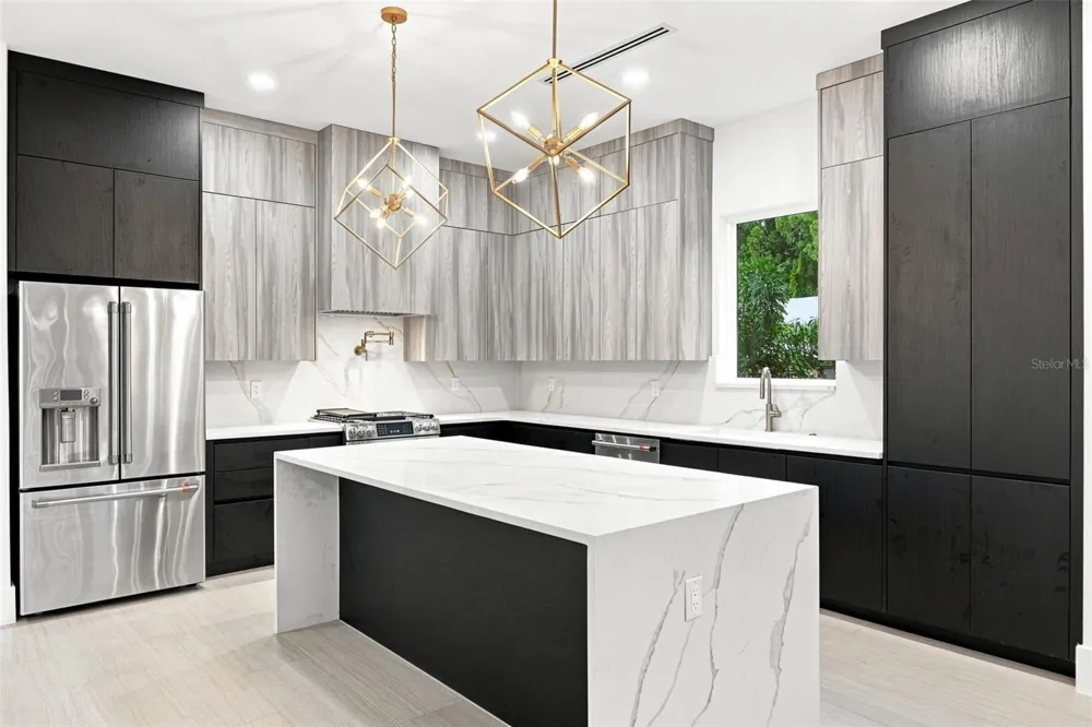 731 42ND STREET Sarasota, FL 34234