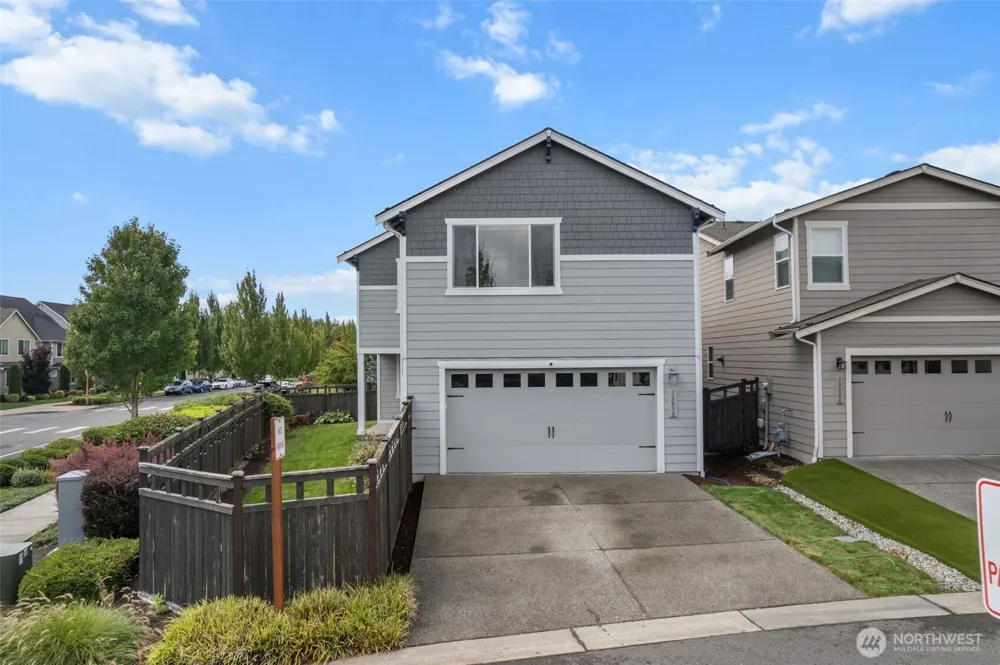 32898 Pine Avenue SE Black Diamond, WA 98010