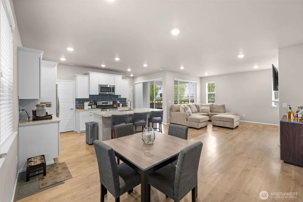 32898 Pine Avenue SE Black Diamond, WA 98010