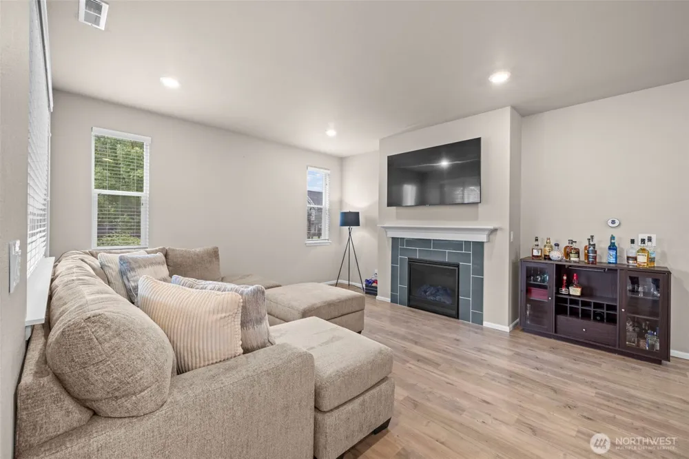 32898 Pine Avenue SE Black Diamond, WA 98010