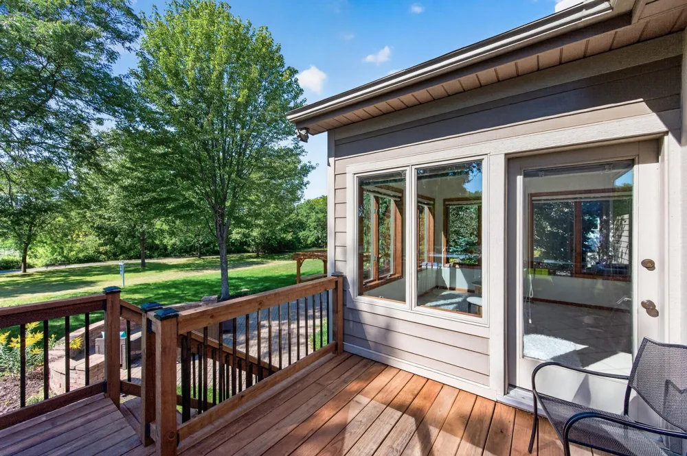 3034 Edgewater Drive Woodbury, MN 55125