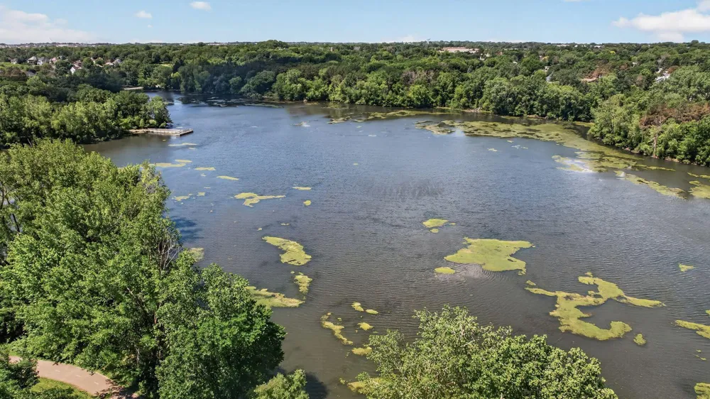 3034 Edgewater Drive Woodbury, MN 55125