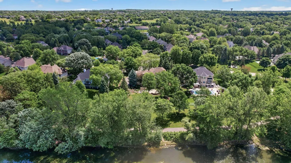 3034 Edgewater Drive Woodbury, MN 55125