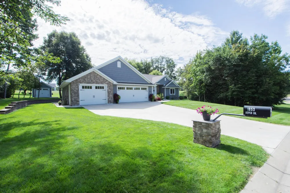 1853 Aspen Drive Detroit Lakes, MN 56501