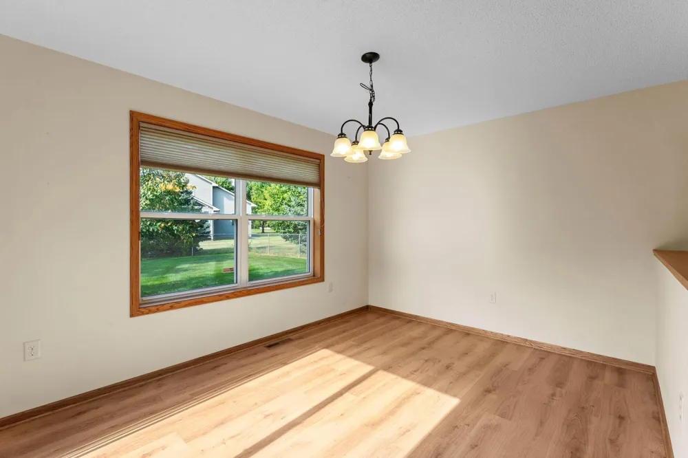 6817 90th Avenue Brooklyn Park, MN 55445