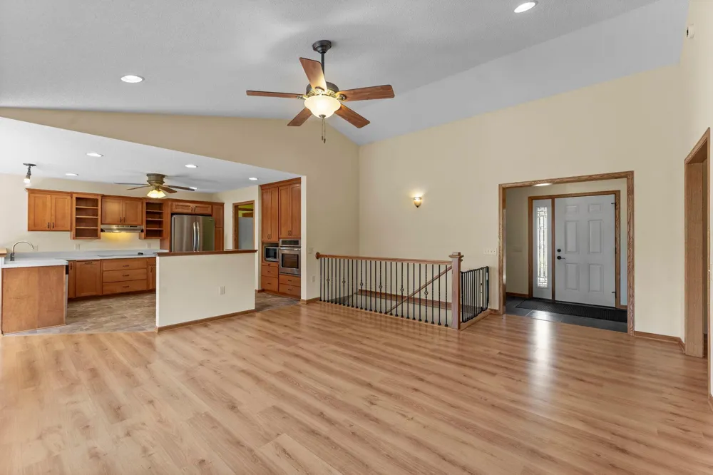 6817 90th Avenue Brooklyn Park, MN 55445