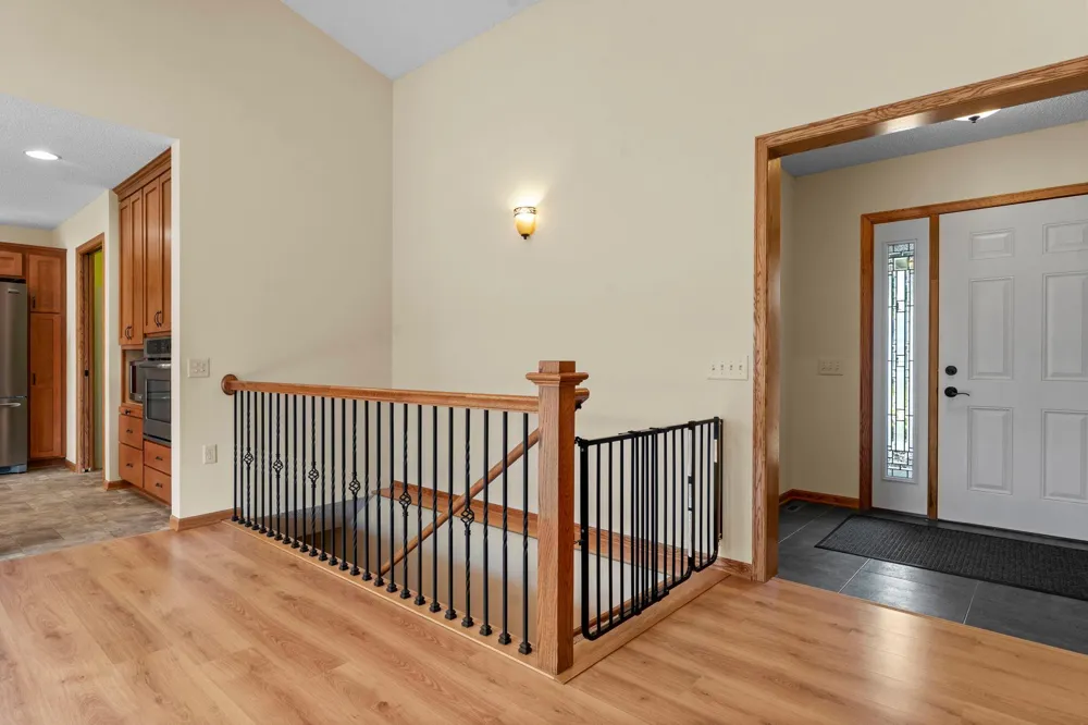 6817 90th Avenue Brooklyn Park, MN 55445