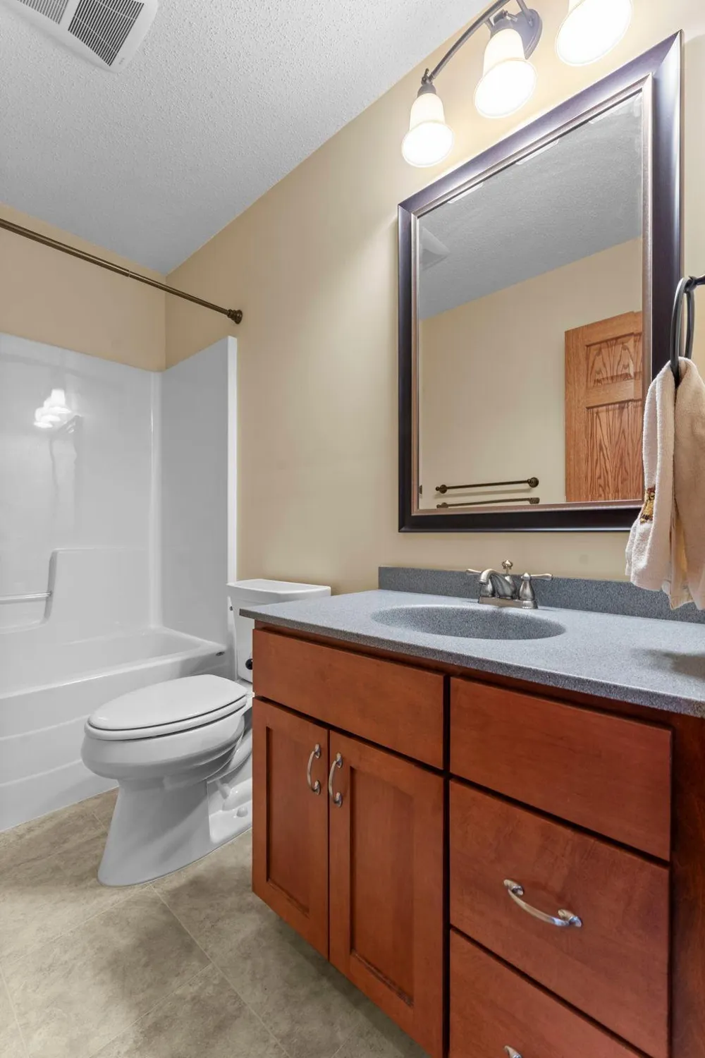 6817 90th Avenue Brooklyn Park, MN 55445