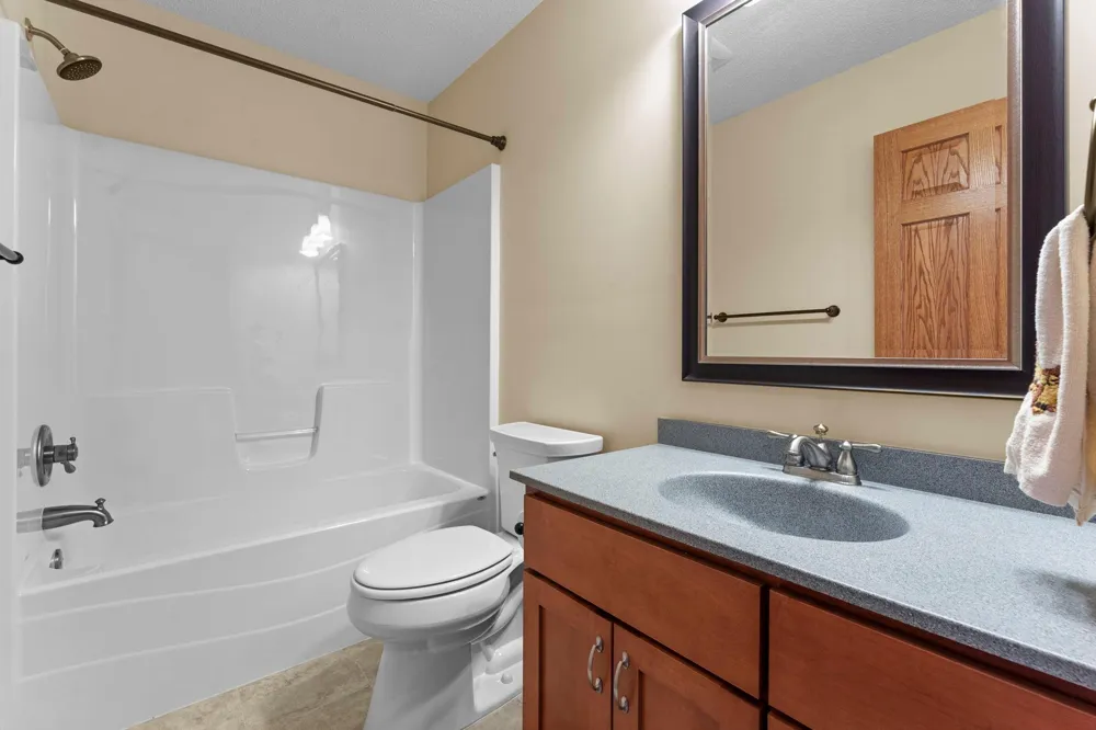 6817 90th Avenue Brooklyn Park, MN 55445