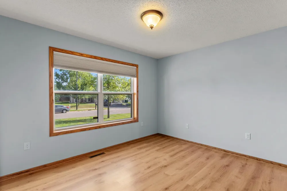 6817 90th Avenue Brooklyn Park, MN 55445