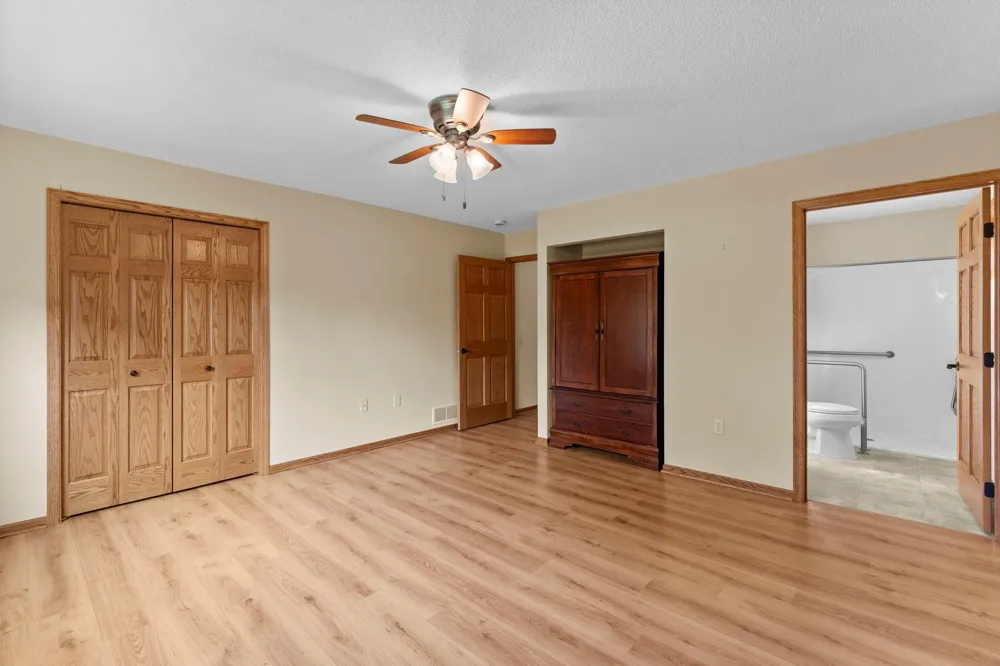 6817 90th Avenue Brooklyn Park, MN 55445